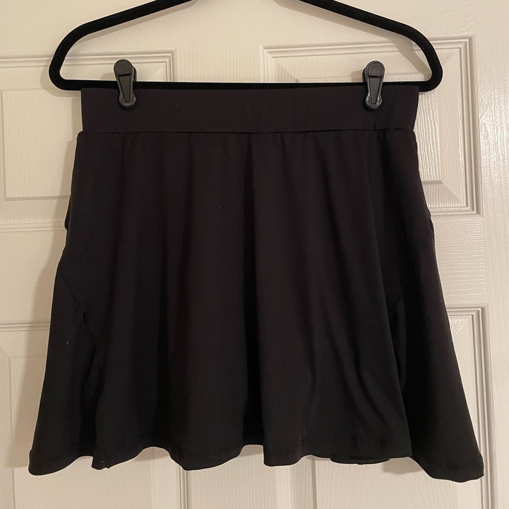 Black Tennis Skort - Pleated Back